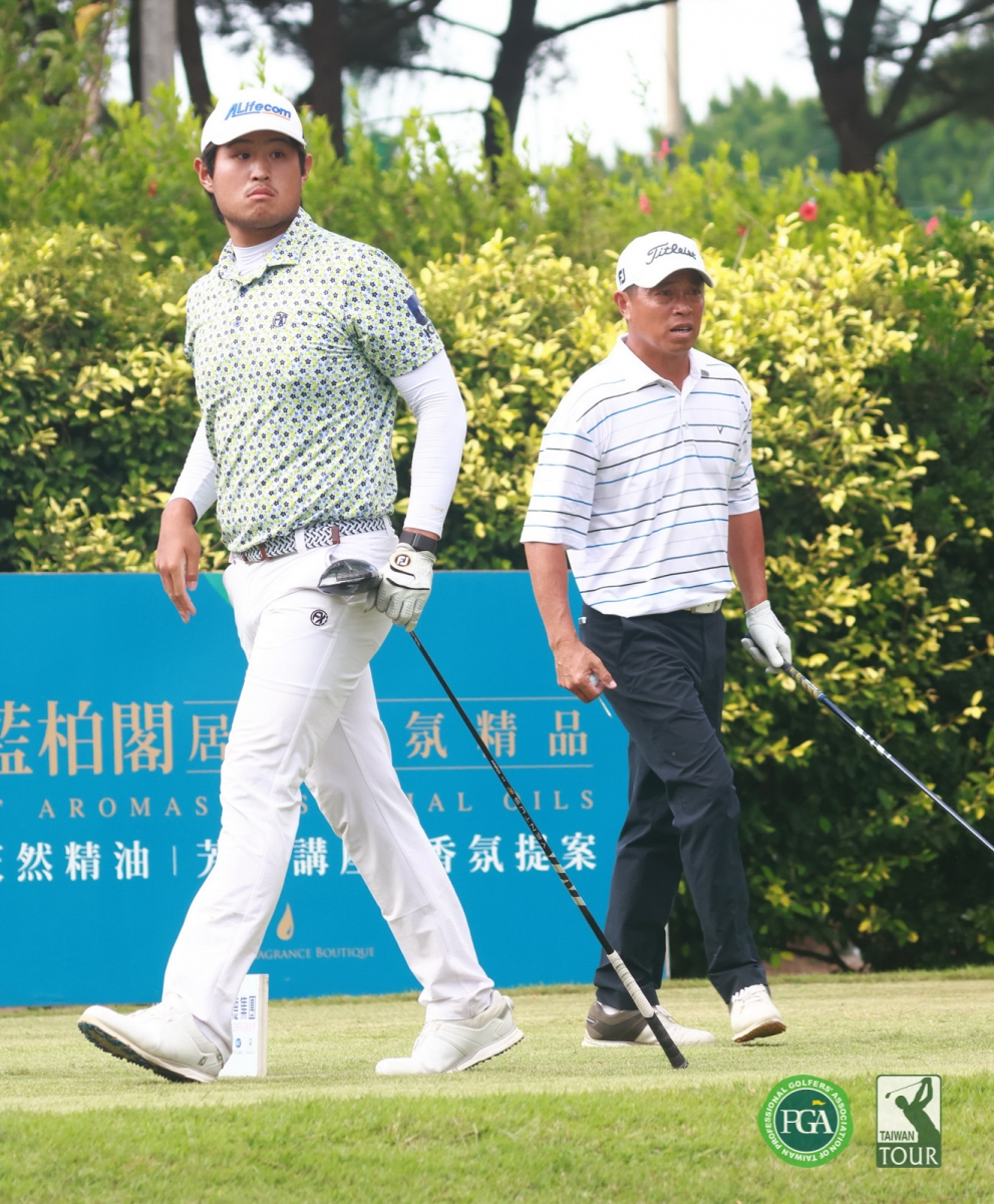 蔡凱任(左)和蔡啟煌四回合同桿進行延長賽(鍾豐榮攝影)