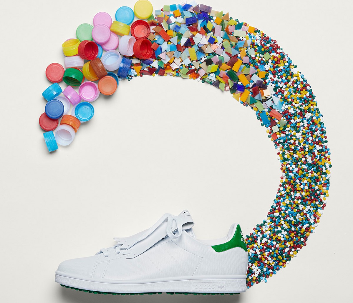 全新Stan Smith時尚鞋款採用經典綠、白配色  以高機能PRIMEGREEN環保再生材質製成。