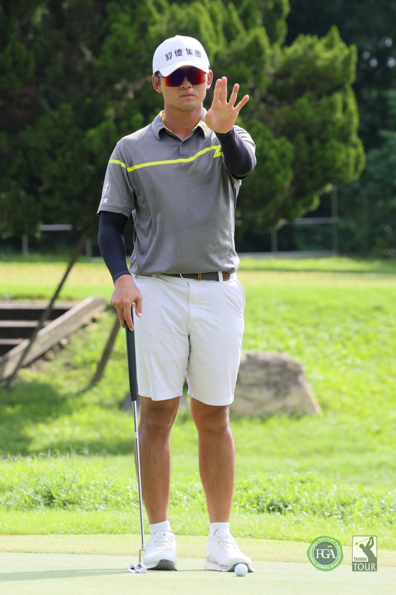 劉永華首回合23推，以65桿(-7)單獨領先(TPGA_林聖凱攝影) 