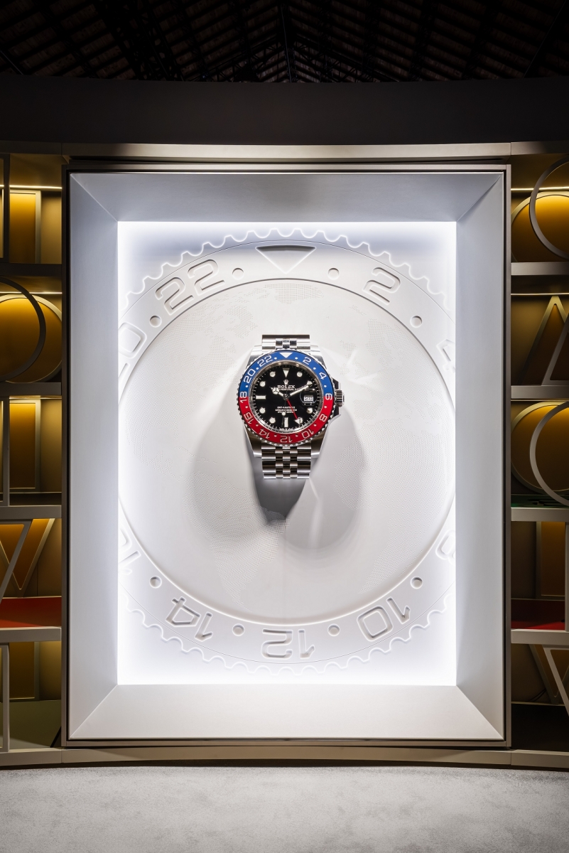 勞力士 GMT-Master「穿越時區」展覽展示來自瑞士的大型GMT-Master腕錶。