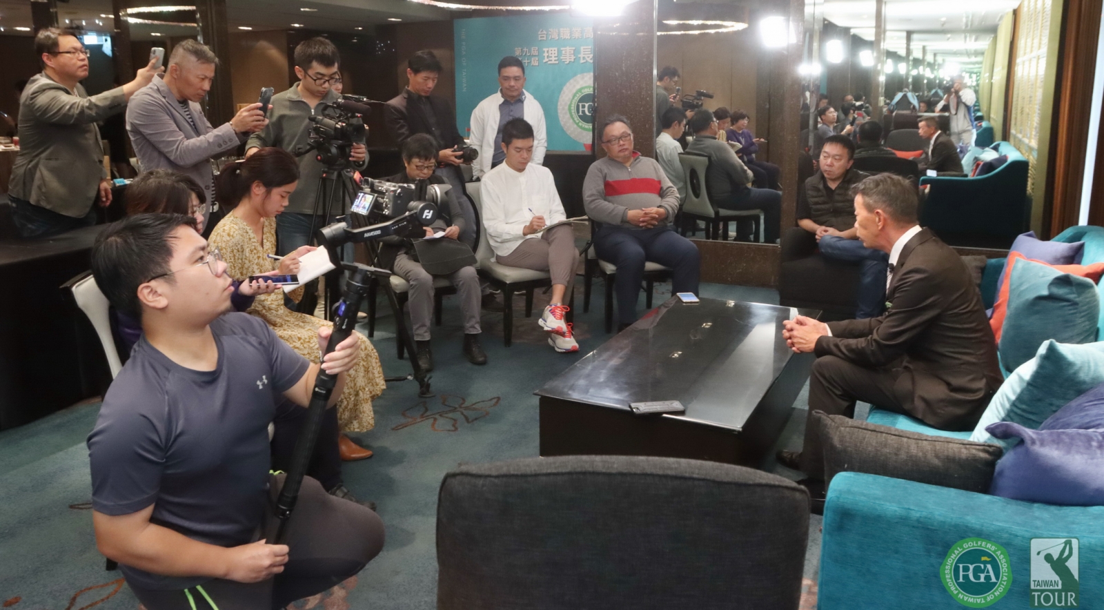 媒體聯訪台灣職業高爾夫協會第十屆新任理事長陳榮興.(鍾豐榮攝影)