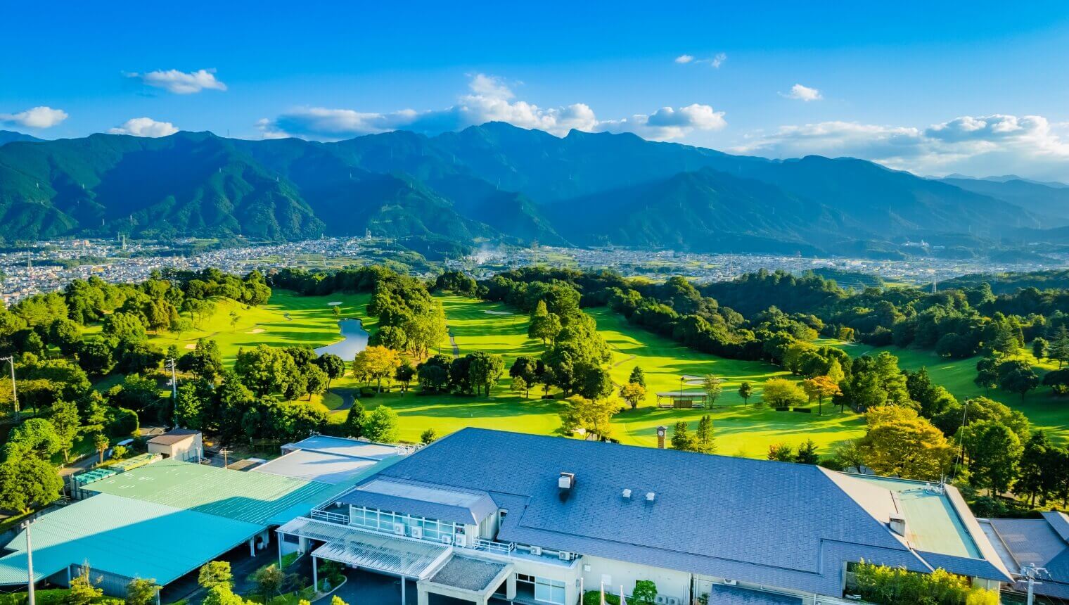  「長榮航空高爾夫球公開賽」特別安排能眺望四國山脈、以多變果嶺設計聞名的「滝の宮鄉村俱樂部」(本次安排赤石、別子球道)，讓球友們能享受不同球場風貌與挑戰樂趣。