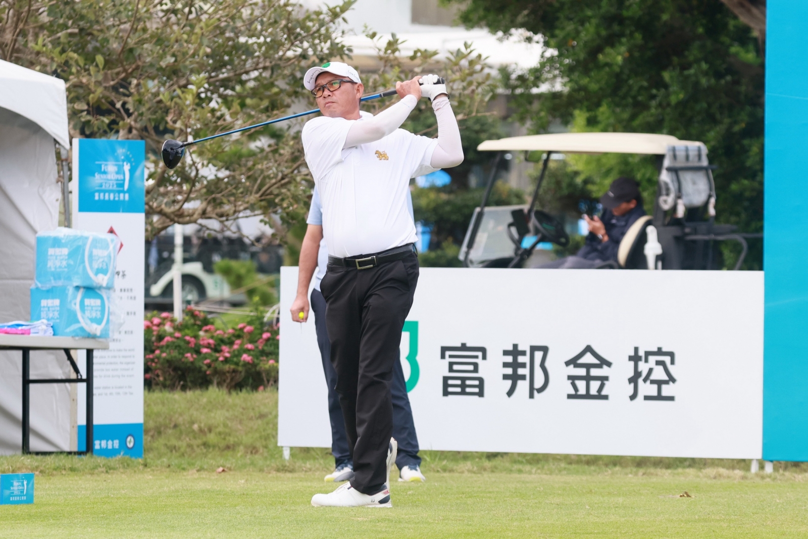 泰國高球好手普拉普霍爾今(30)日在2025富邦長春公開賽第二輪射下漂亮的老鷹。