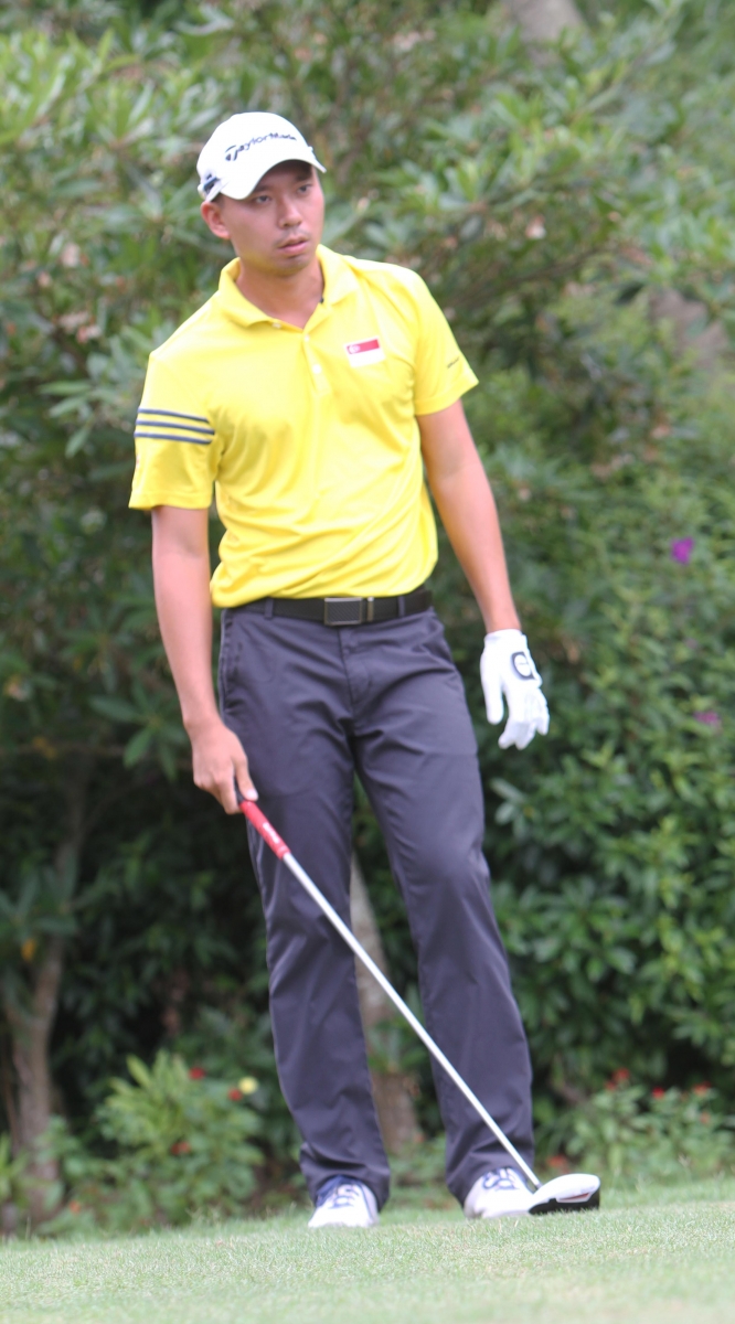 新加坡選手壽珉慶(Joshua Shou)打出單日最佳成績71桿(-1)，也是全場唯一紅字，在男子個人賽取得單獨領先。