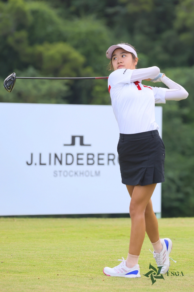 女子組鄭愷歆以兩回合總桿150桿(+10)暫居第一(林聖凱攝影)