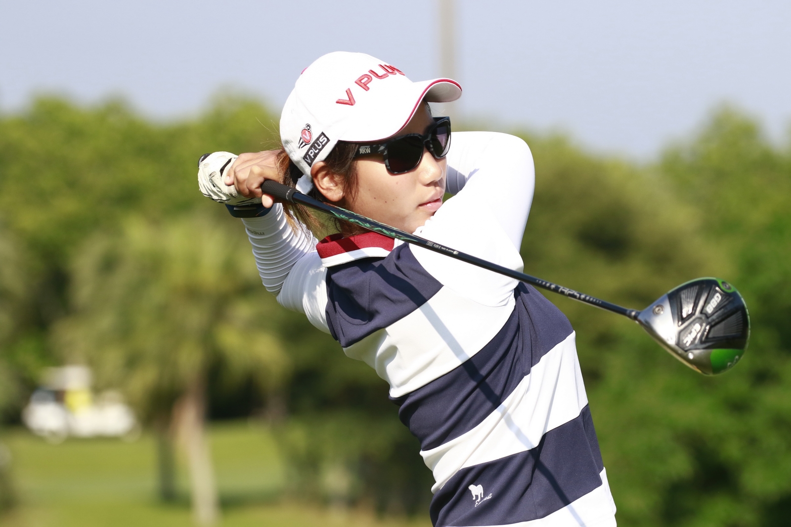 女A周怡岑70桿(-2)暫列第一