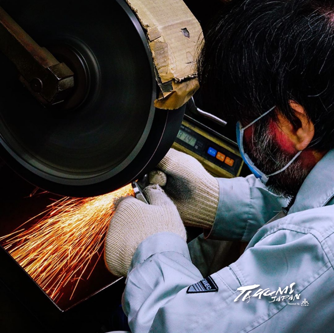 所有Takumi鐵桿都由專業的研磨師手工研磨修型而成