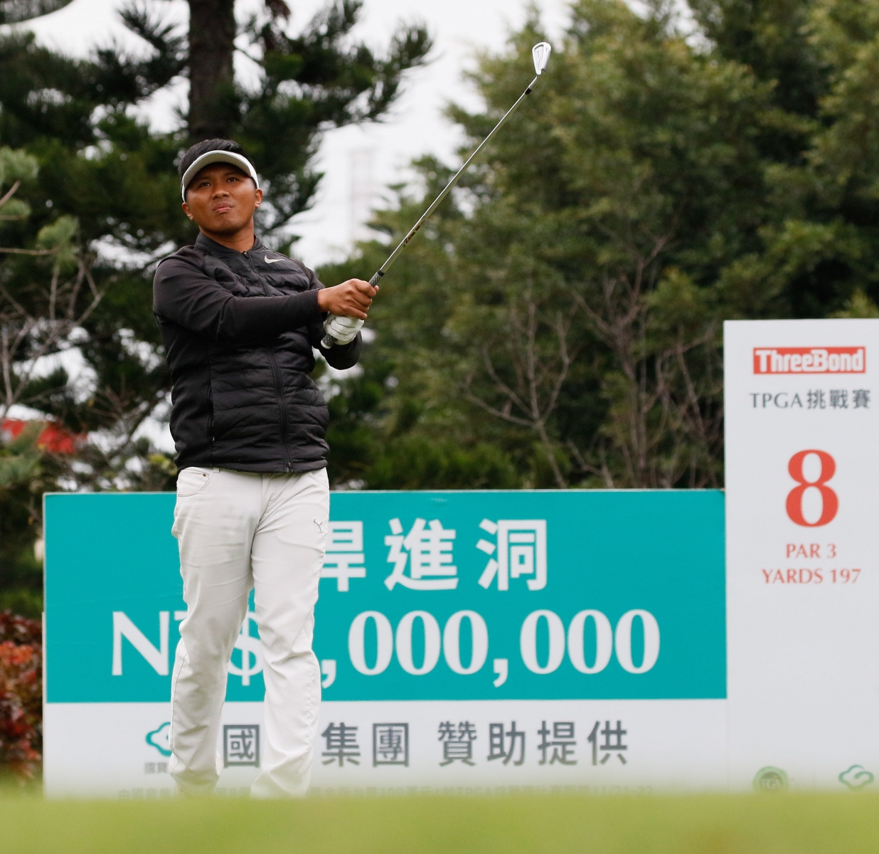 林永龍以兩回合總桿137桿(-7)贏得職業首冠_(葉勇宏攝)