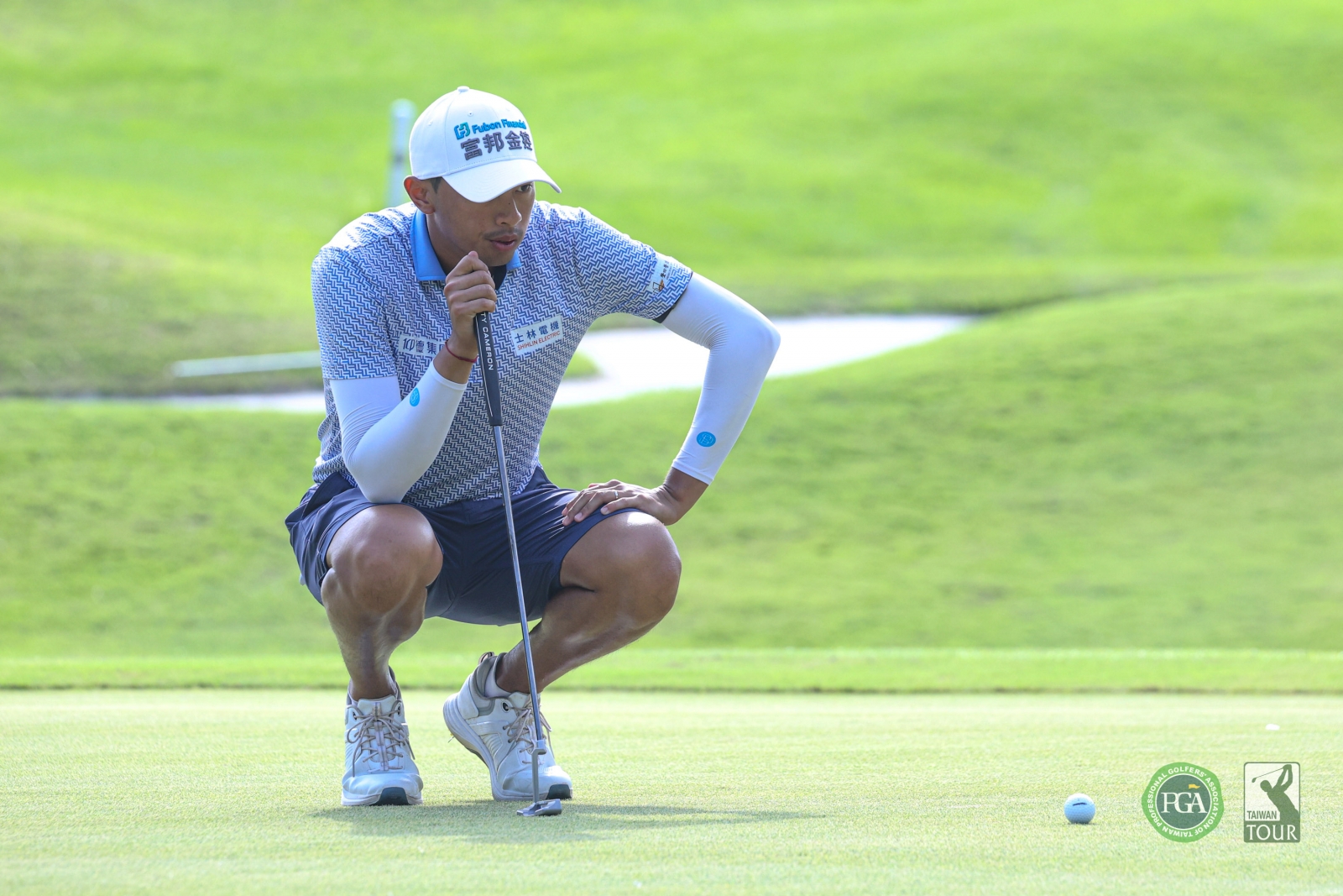 王偉軒第一回合抓8鳥無柏忌的64桿(-8)暫居第一(TPGA_林聖凱攝)