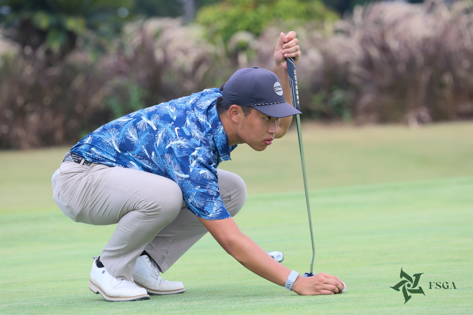 男子組謝睿哲以兩回合總桿146桿(+6)暫居第一(林聖凱攝影)