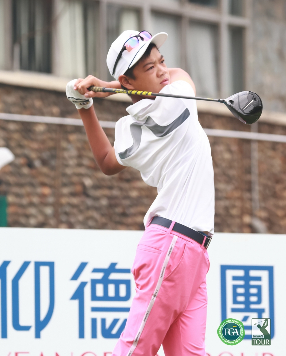 第一回合業餘最佳選手謝承洧71桿(-1)暫並列第12 (鍾豐榮攝影)