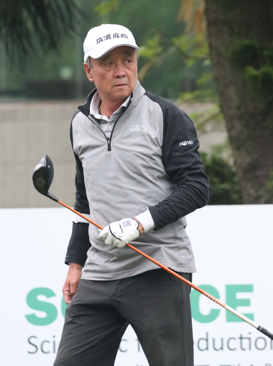 陳志明擊出70桿(-2)暫並居第三。(鍾豐榮攝影)