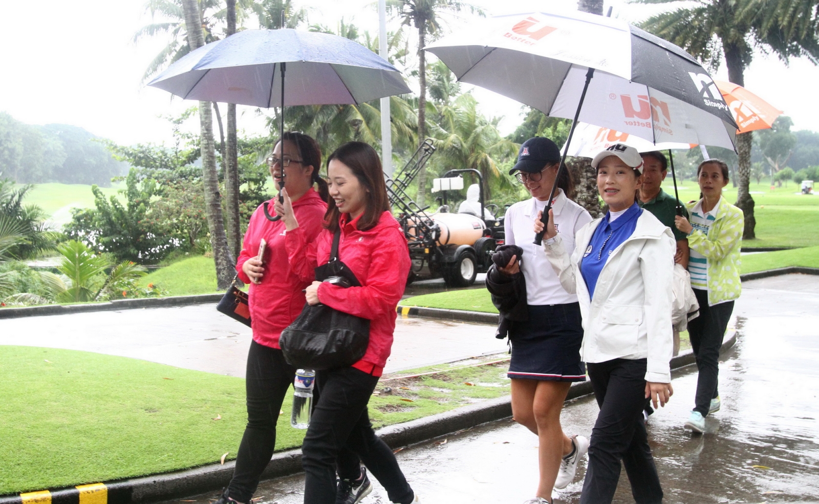 第三回合因雨太大場地積水暫停比賽(鍾豐榮攝影)