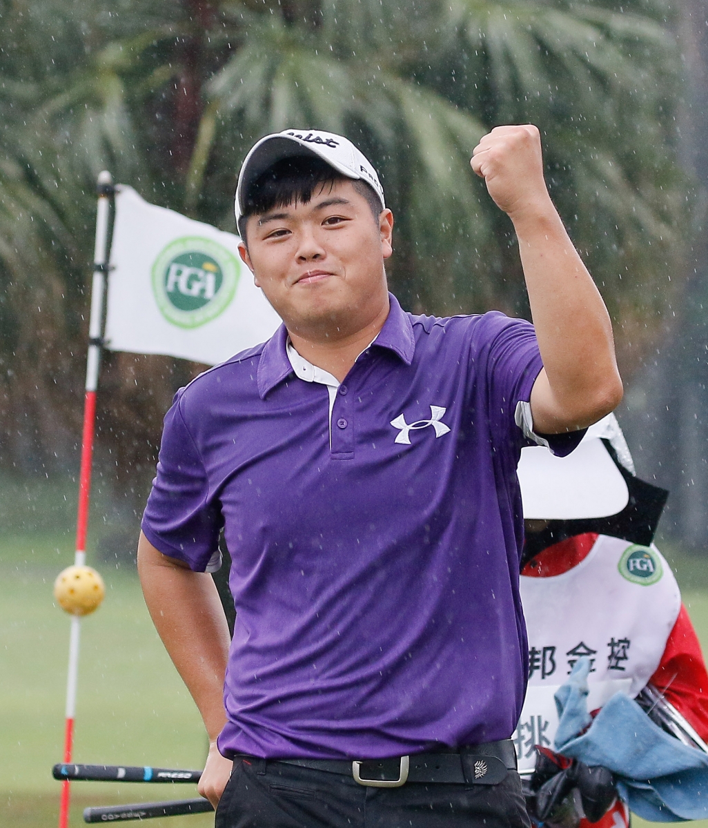 賴韋綸是首回合唯一打出低於標準桿的選手，風雨生信心。(葉勇宏攝)