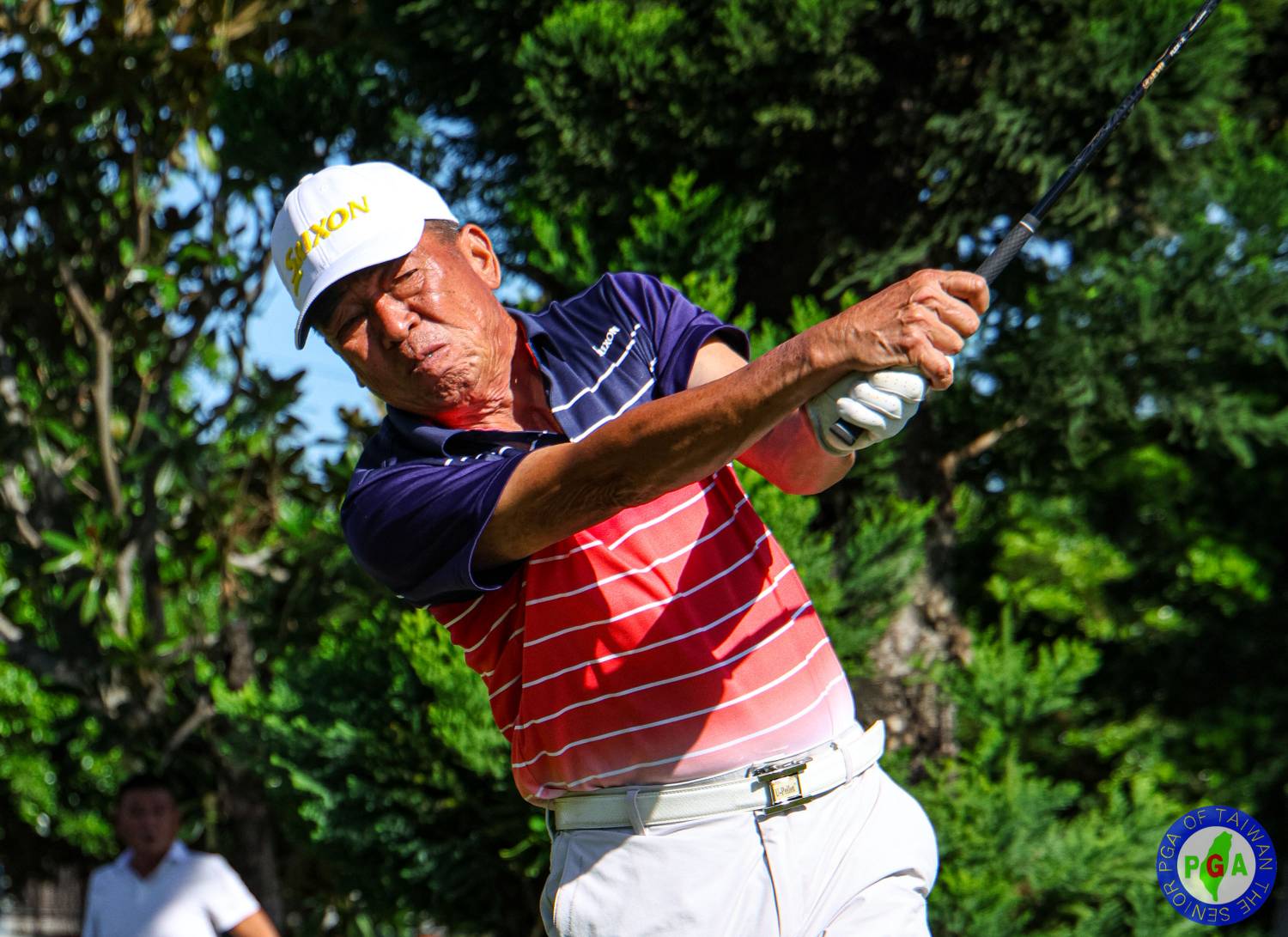 鍾春興超長組並列領先