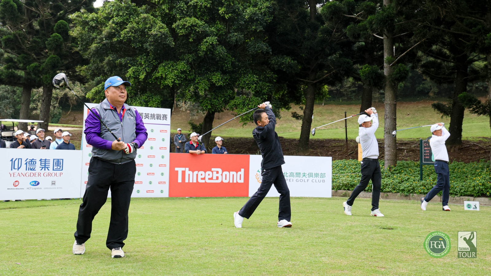 開球儀式貴賓(左起)台北高爾夫俱樂部董事長徐衍璞、ThreeBond香港分公司社長植松勝之、TPGA理事長陳榮興及ThreeBond挑戰巡迴賽執行長陳志忠(TPGA_林聖凱攝影)