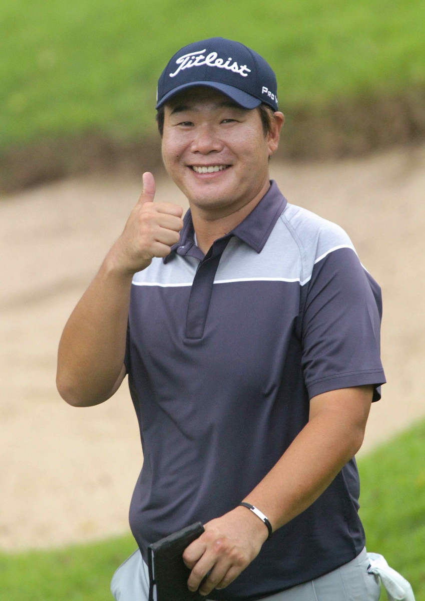 韓國選手周興喆在第八洞打出一桿進洞