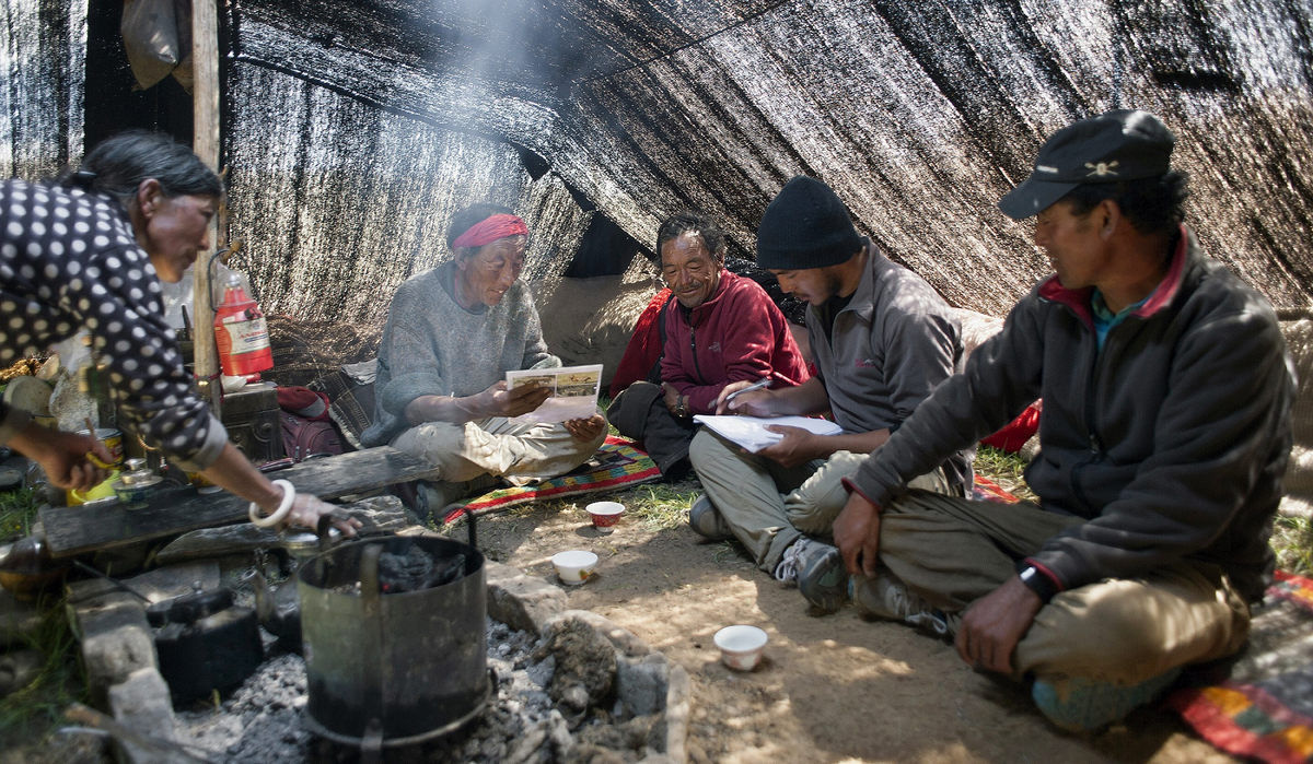 來自尼泊爾的仁澤•普布•拉馬(Rinzin Phunjok Lama)，於尼泊爾跨喜馬拉雅地區，推動當地民眾參與保護全球瀕危哺乳動物的家園。 ©Tashi R. Ghale