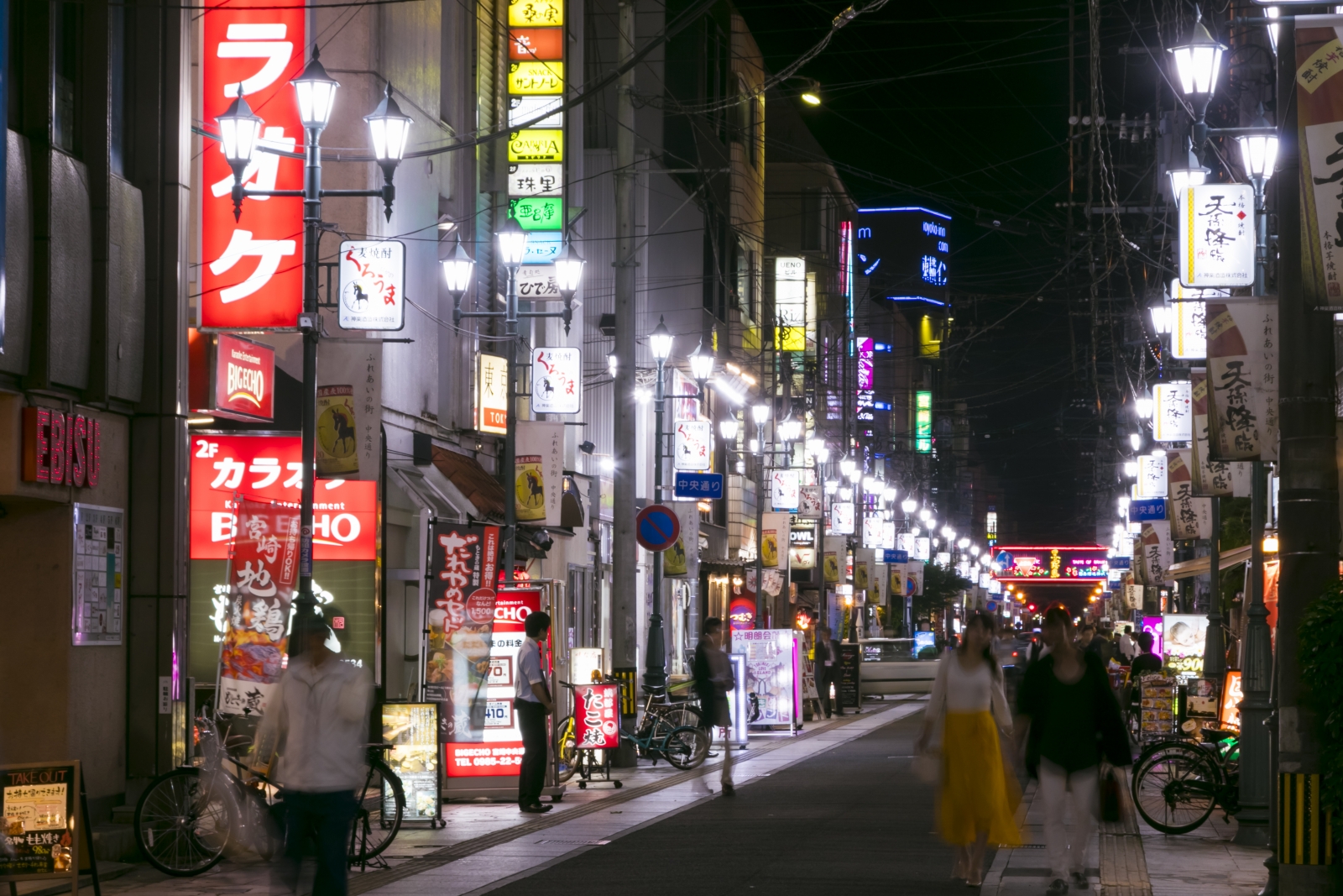 宮崎之夜熱鬧而浪漫。