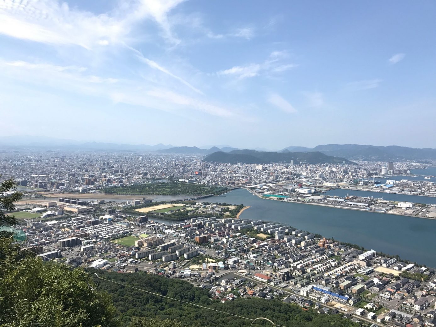 高松行程特別安排★海拔290米熔岩高原「屋島展望台」，欣賞瀨戶內海上漂浮的島嶼和高松市街景，賞心悅目。