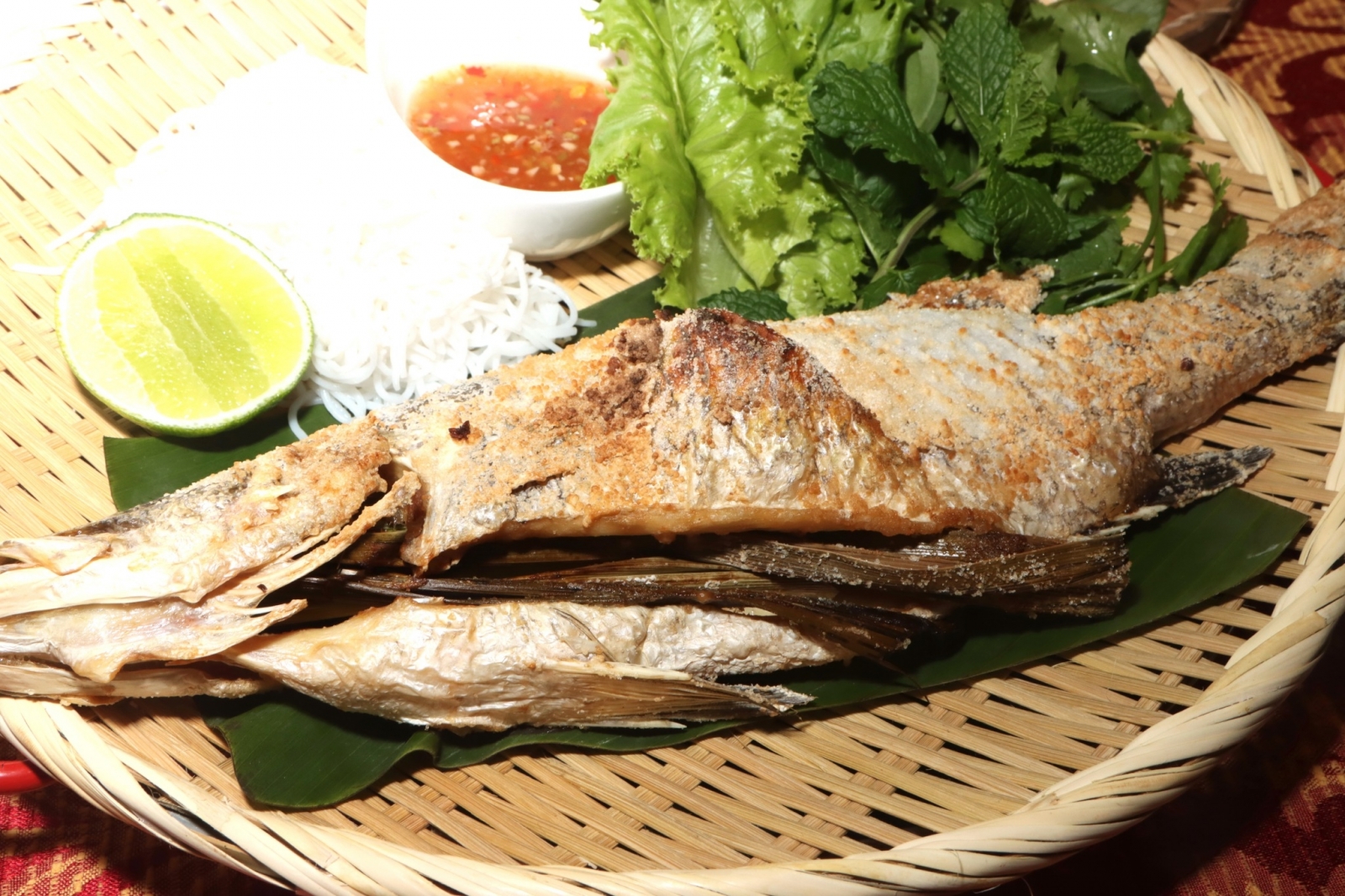 泰式香料烤魚 (鍾豐榮攝影)
