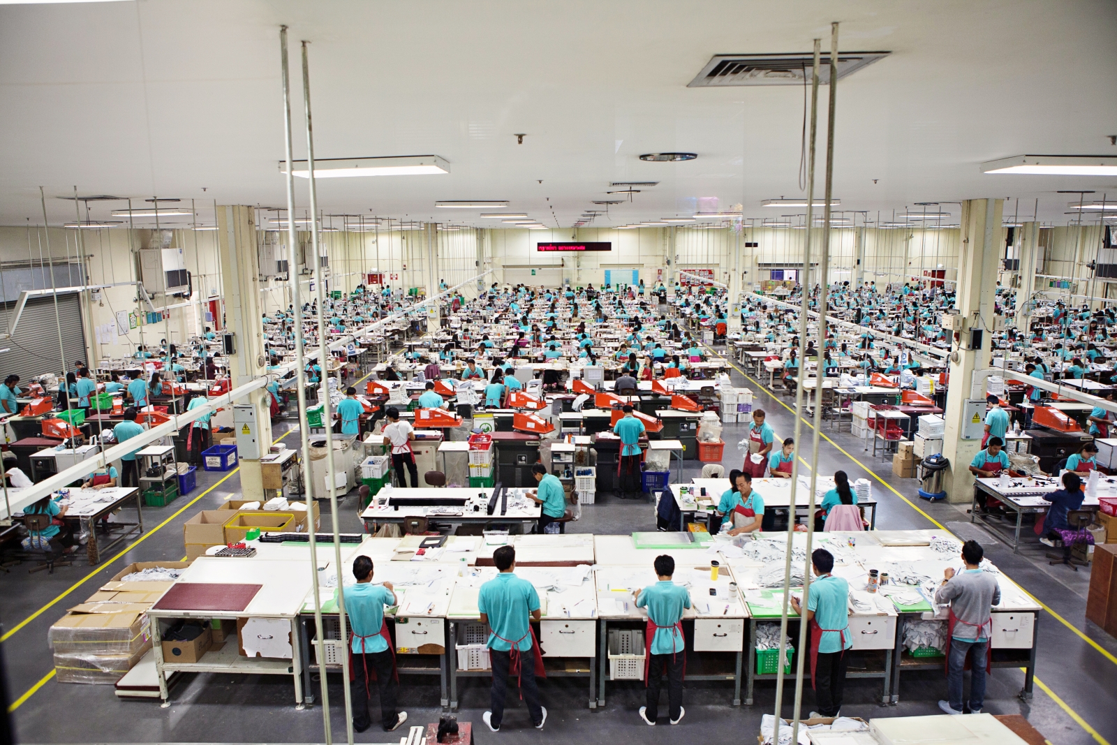 FJ高爾夫手套製造工廠投入非常大量的人力(共有1,499個員工)。