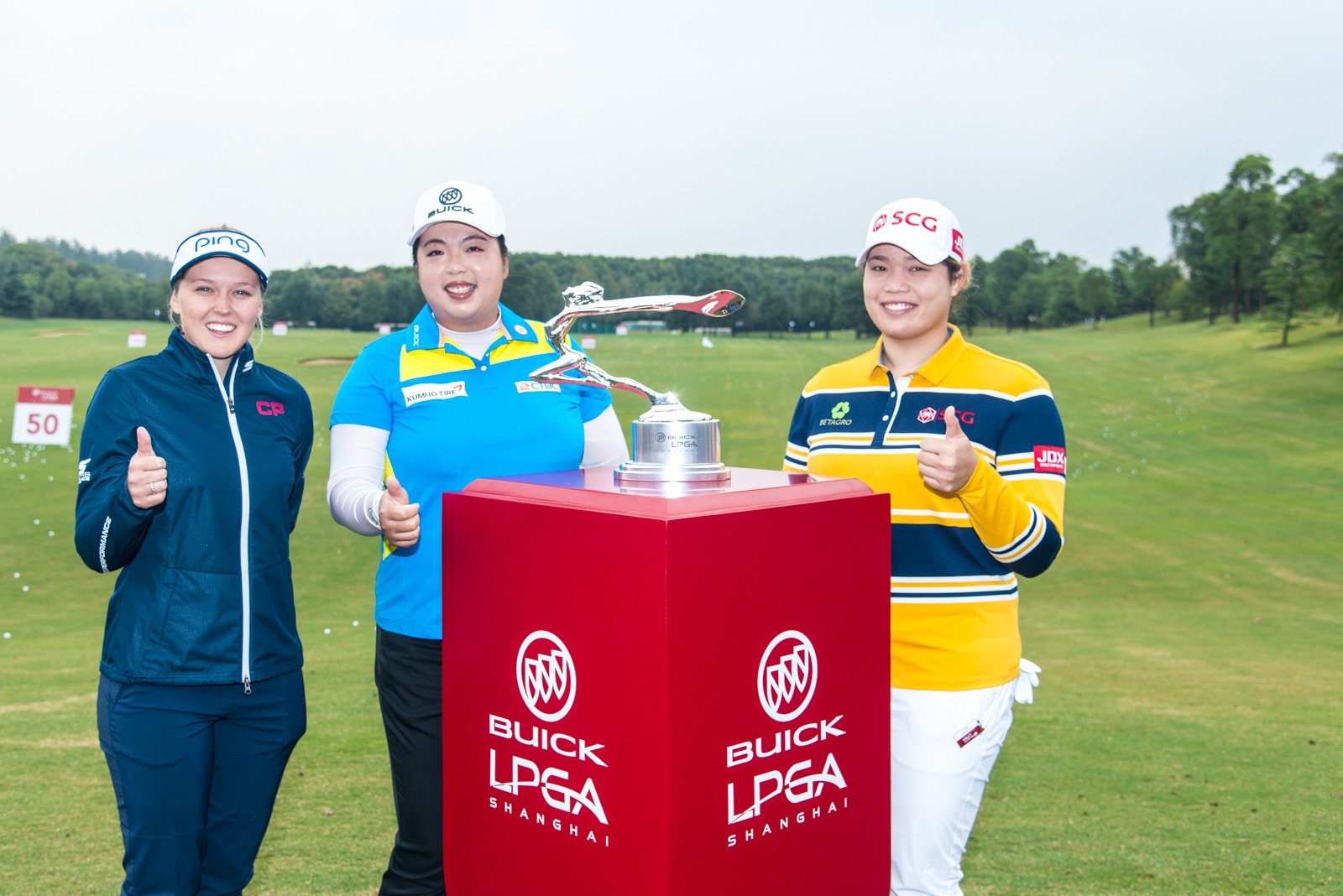 左起：加拿大選手亨德森Brooke Henderson, 馮姍姍和泰國選手阿瑞亞Ariya Jutanugarn