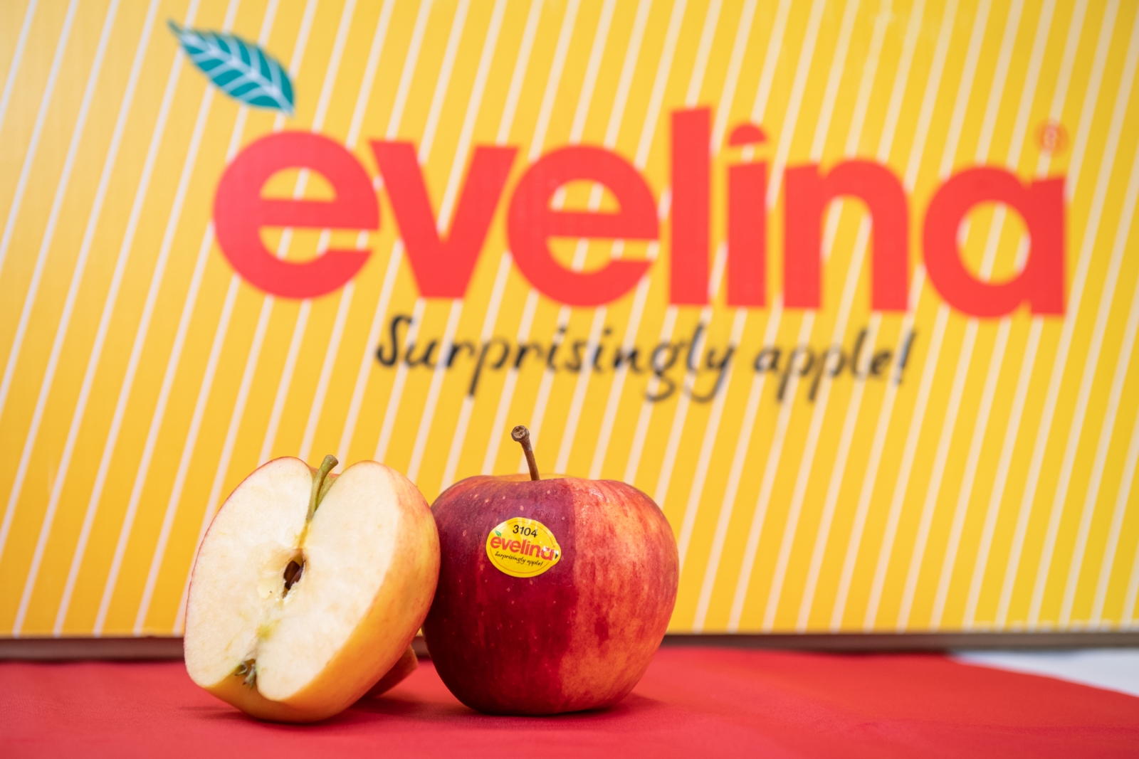 義大利蘋果以Evelina為品牌行銷各地，標榜是「令人驚豔的蘋果」。