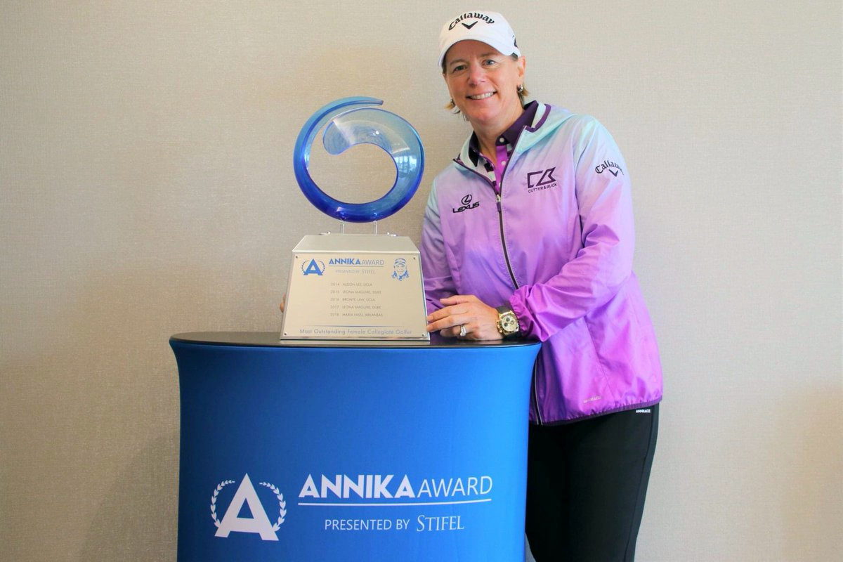 安妮卡．索倫斯坦與「安妮卡獎」獎盃。