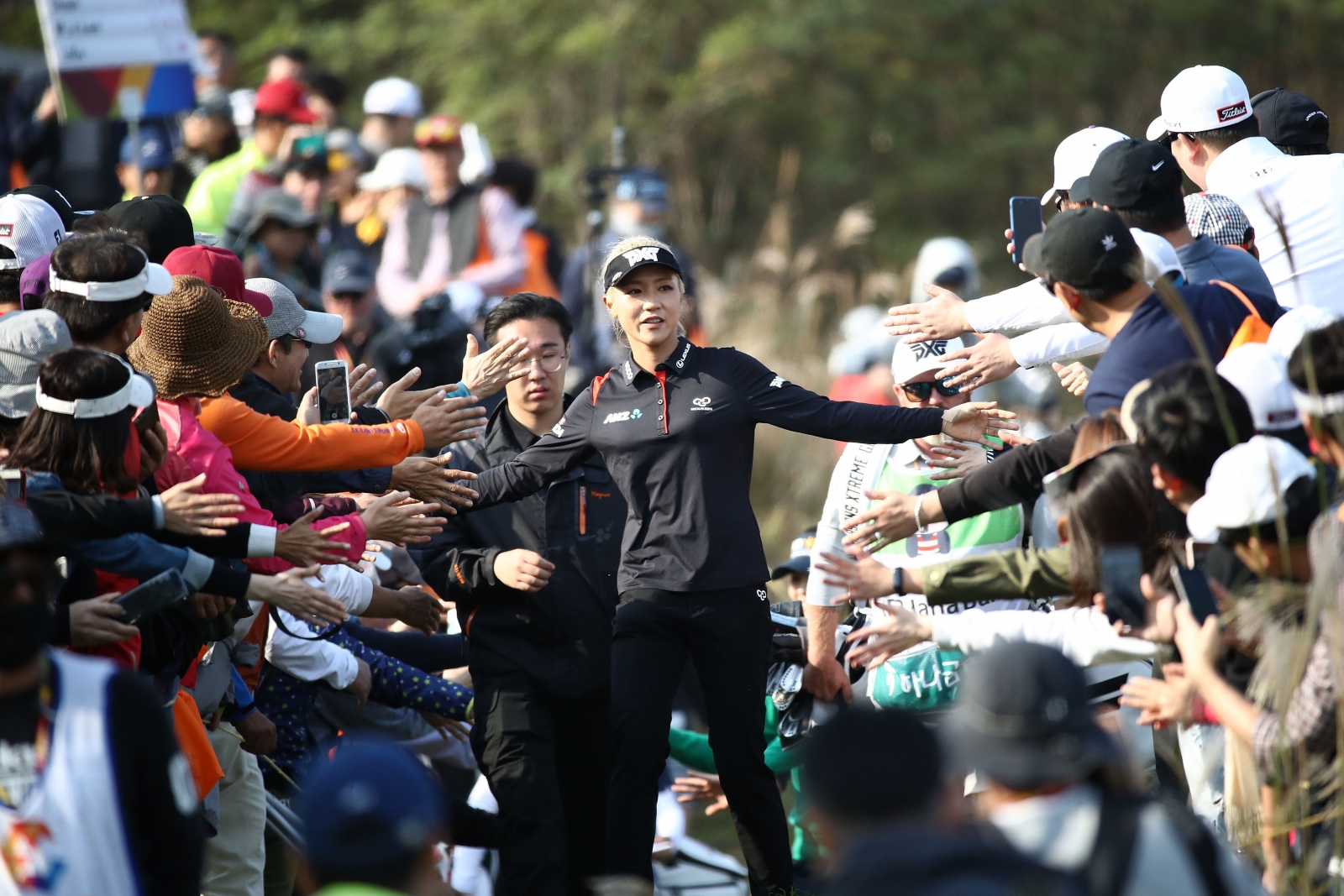 韓國球迷對於高爾夫的熱情令人嘆為觀止，上週在韓國舉行的LPGA賽事中，韓裔紐西蘭籍的球員高寶璟四天均受到球迷的高度關注。