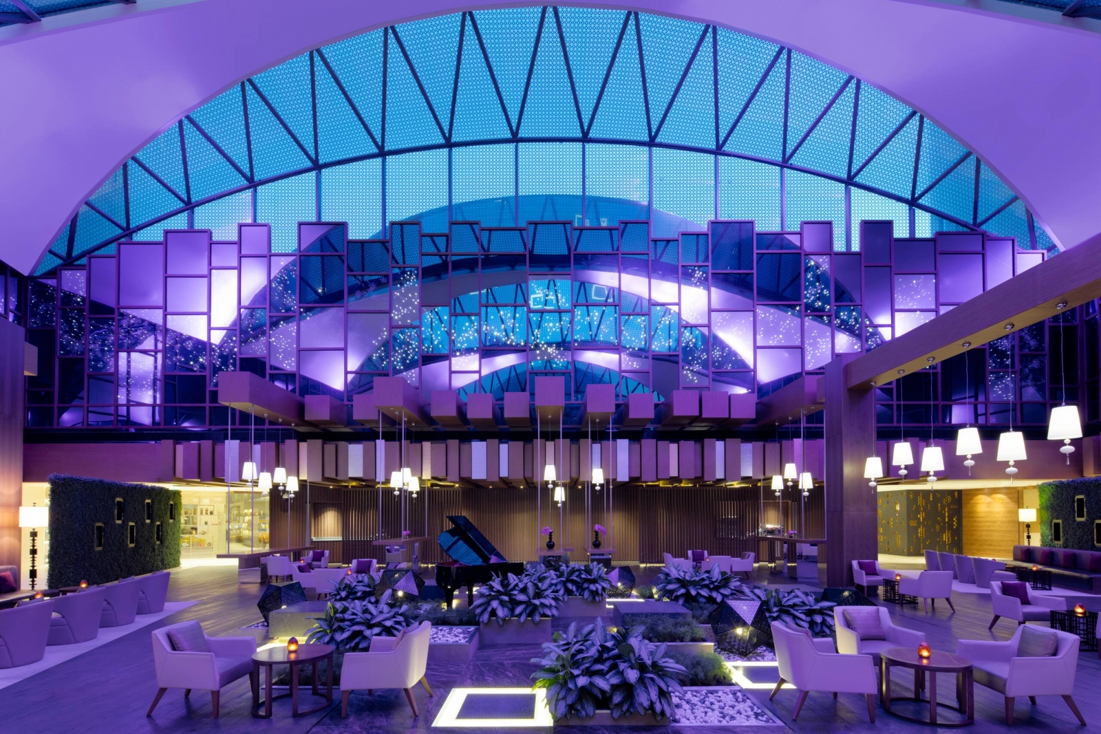 5星級杜拜河高地凱悅飯店夢幻般的飯店大廳。