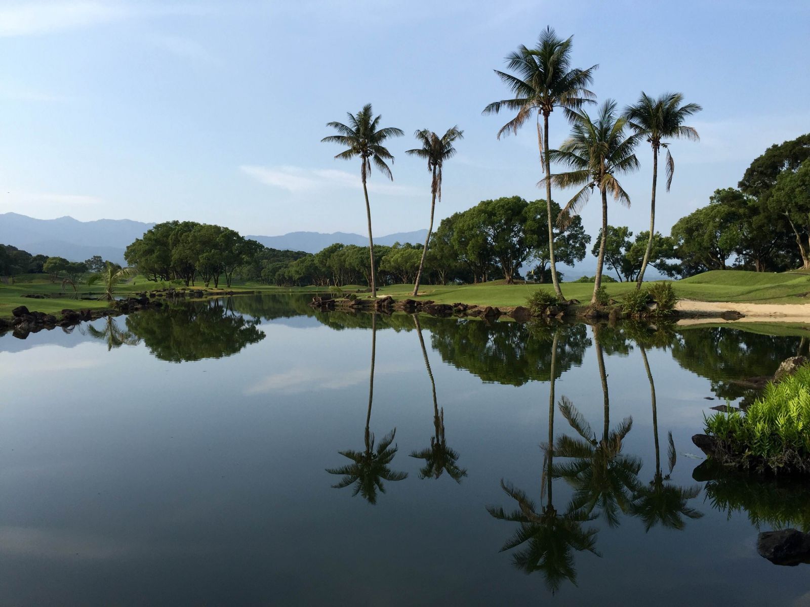 棕梠湖風景綺麗，十分浪漫。（圖／李德誠）