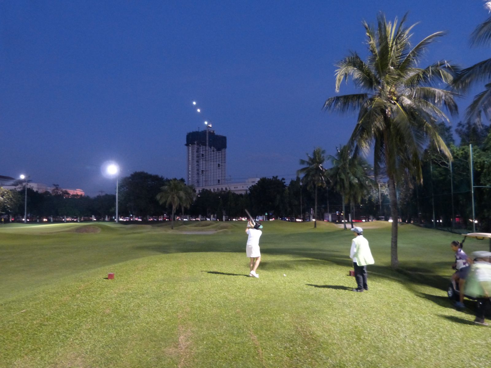 夜間球場在盛夏季節可消解暑意。