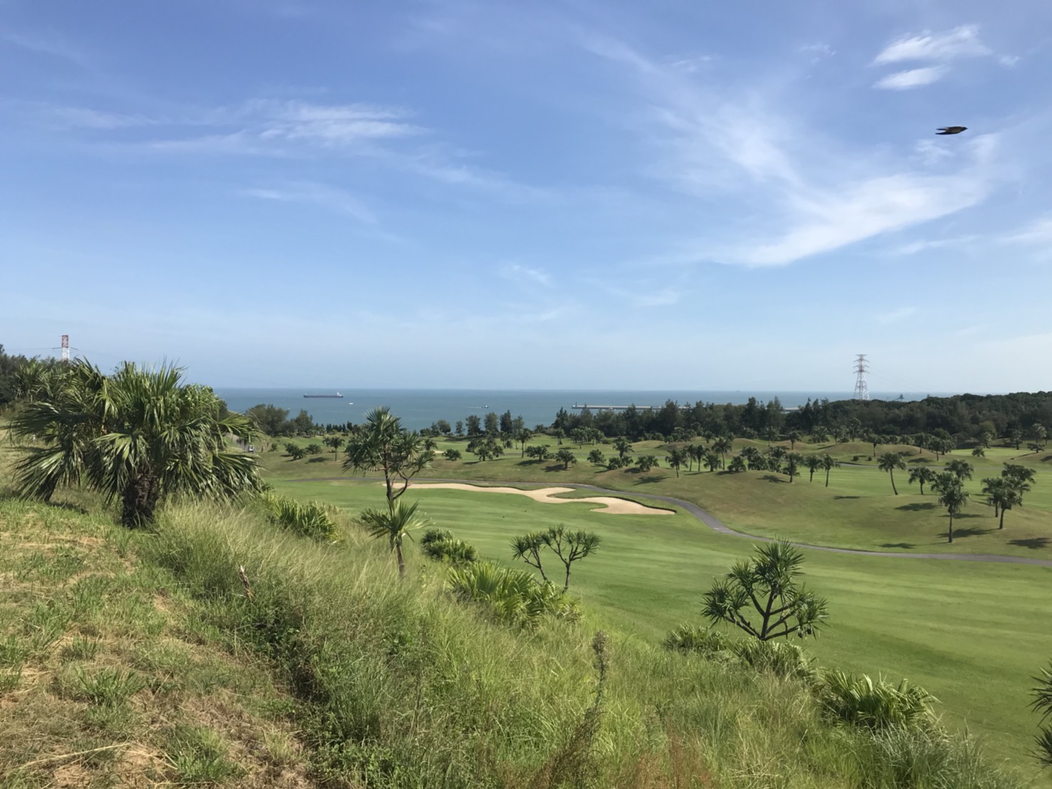 東華球場濱臨台灣西部海岸，某些場景有蘇格蘭Links球場的味道。(攝影／張歐誠)