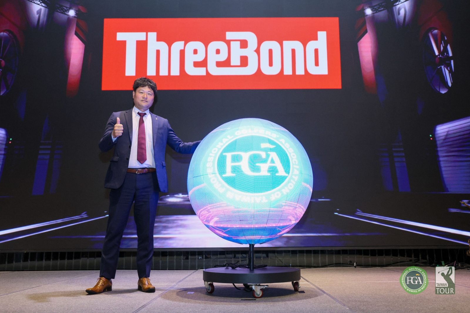 ThreeBond長期支持台灣高爾夫，由香港有限公司台灣分公司總經理長島晃點燈揭幕2026挑戰巡迴賽賽事(TPGA_林聖凱攝)