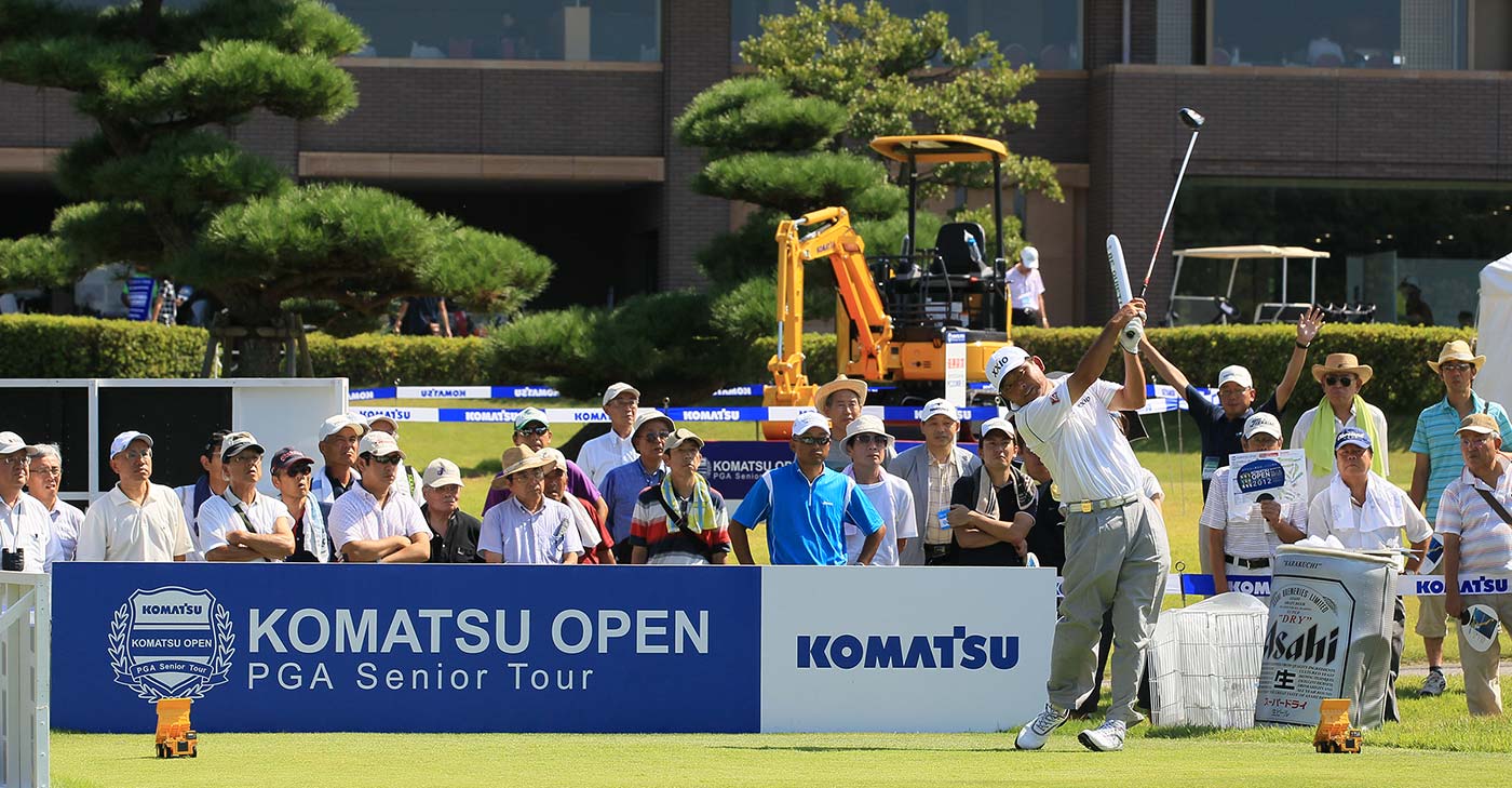 日本長春巡迴賽重要一站《小松公開賽》自2007年起在小松市的小松鄉村俱樂部舉行，主題性十足。