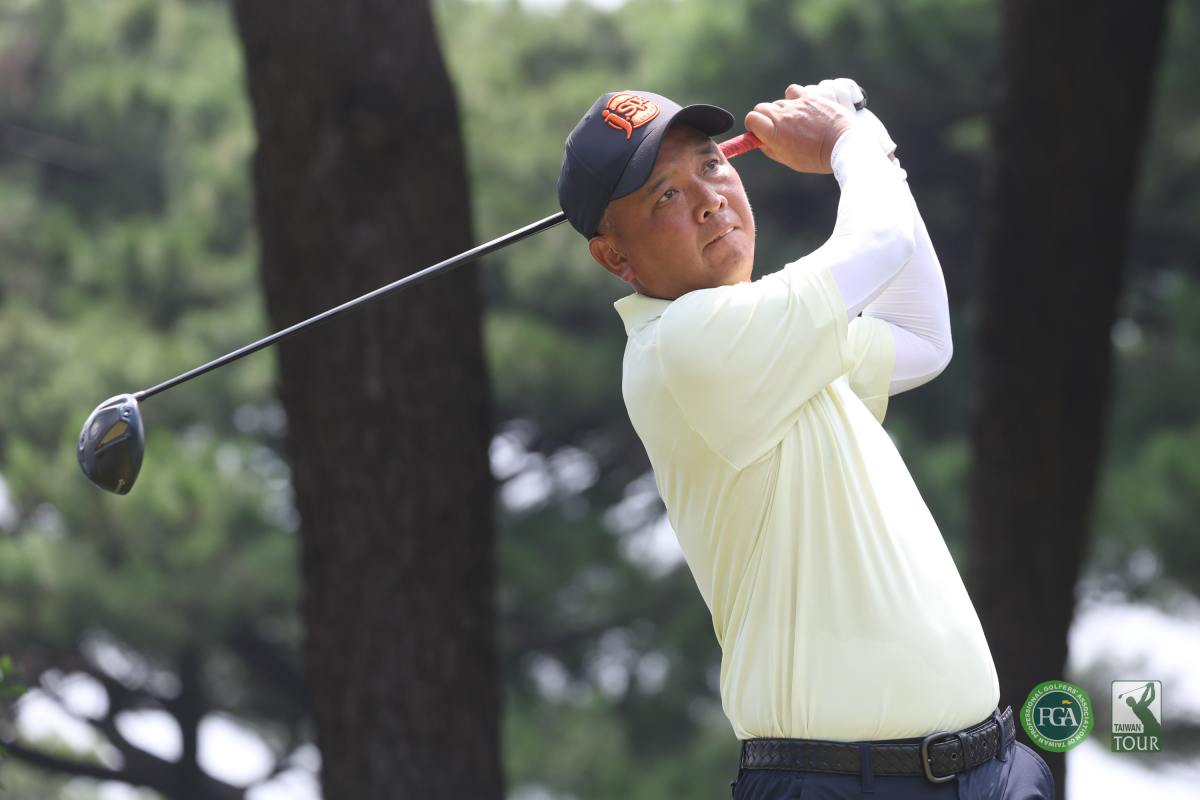 47歲呂偉智飆出63桿，竄上獨居新竹物流ADT公開賽第三回合領先