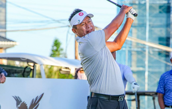 仰德之友長春邀請賽首輪：連騼森征服強風68桿獨走；鍾春興、黃世和超長組並居領先